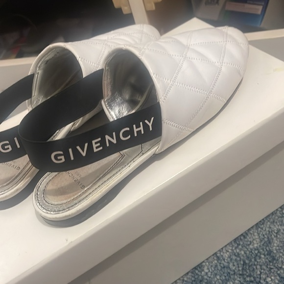 Givenchy size(5) great condition, but very worn. - Picture 3 of 9